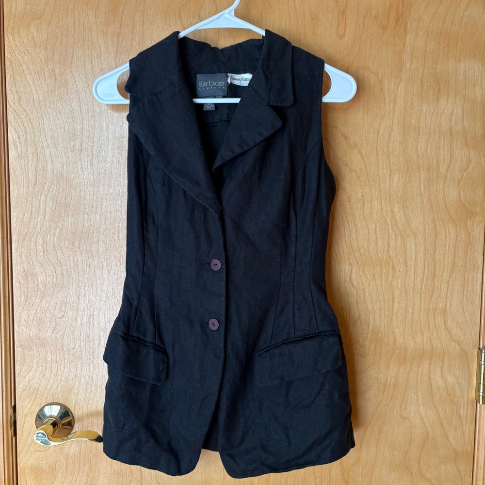 Kay Unger Black Sleeveless Tailored Vest